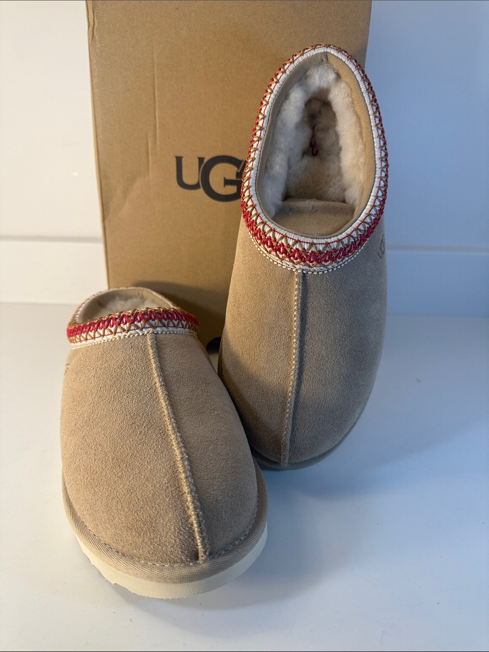 New UGG Sand Suede Tasman II Slippers with Red Trim - Size 8